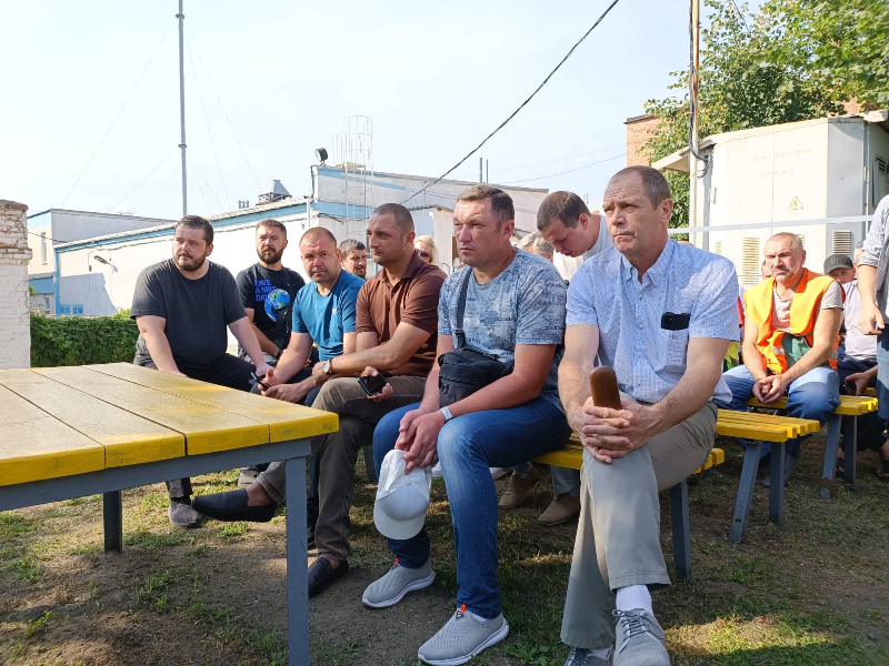 Співробітникам комплексу «Харківводовідведення» нагадали правила поведінки під час обстрілів за відсутності укриттів.