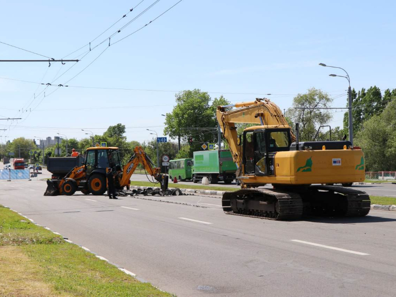 На проспекті Гагаріна переклали 175 метрів колектора
