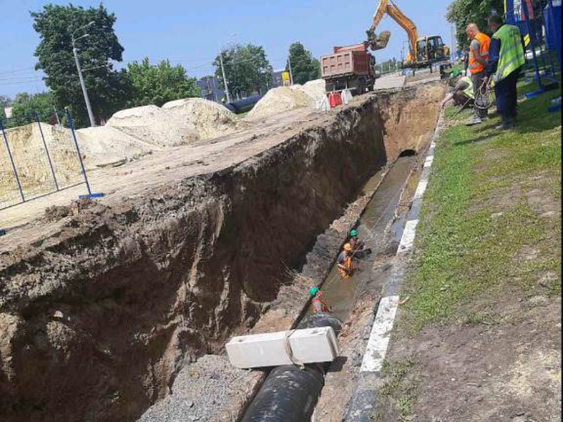 На проспекті Гагаріна переклали 175 метрів колектора