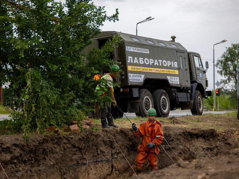 У Основ'янському районі перекладають ділянку колектора