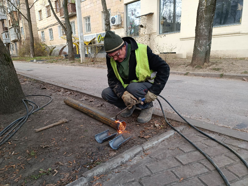 У Шевченківському районі оперативно відновлюють пошкодженні трубопроводи