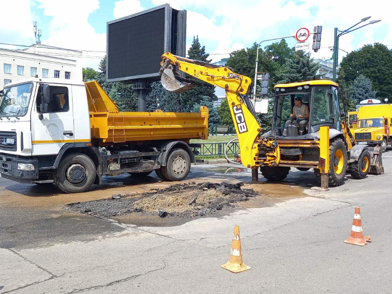 У Київському районі оперативно відновлюють водопостачання
