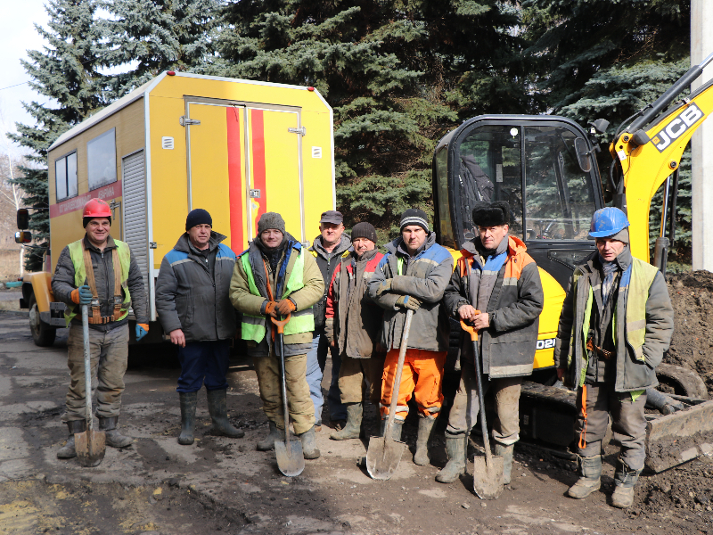 На вулиці Лозівській перекладають ділянку магістралі