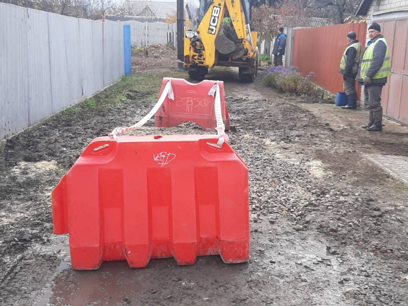 В Індустріальному районі усунули складну аварію на водоводі
