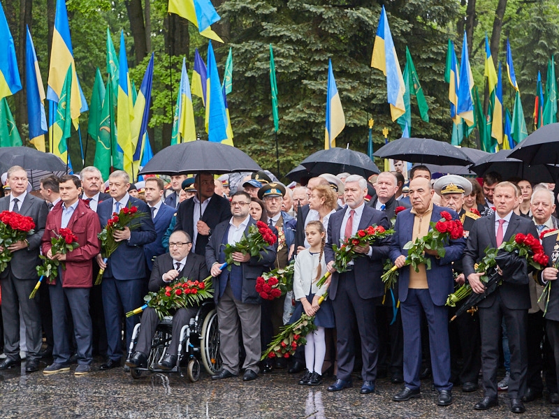 Співробітники КП «Харківводоканал» поклали квіти до Меморіалу Слави
