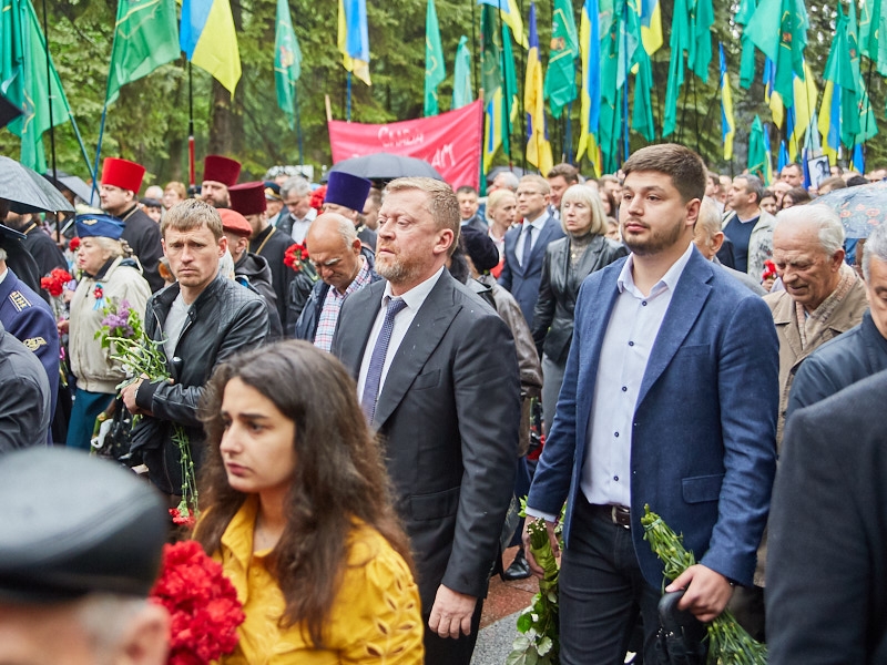 Співробітники КП «Харківводоканал» поклали квіти до Меморіалу Слави