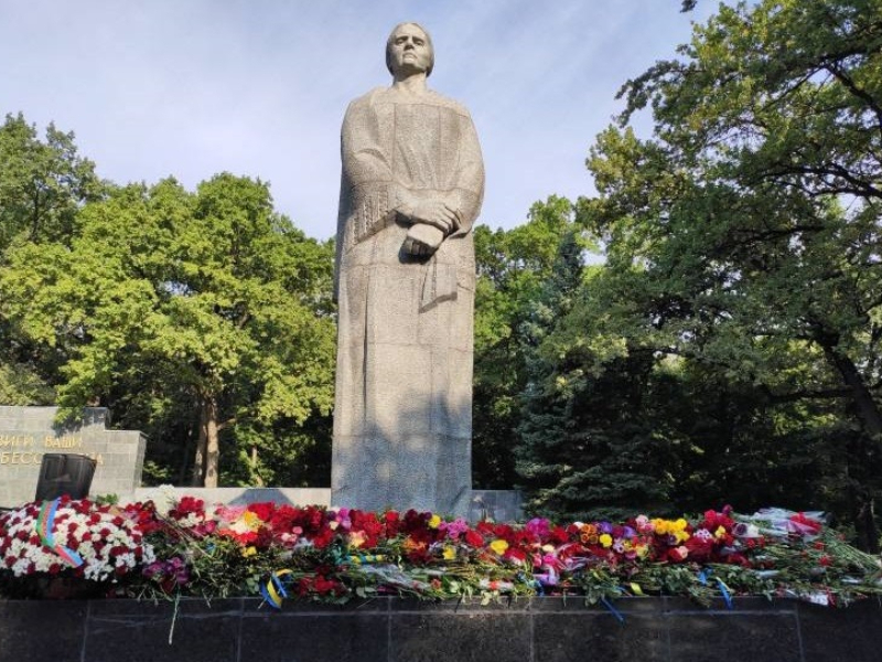 На Меморіалі Слави вшанували пам'ять героїв-визволителів