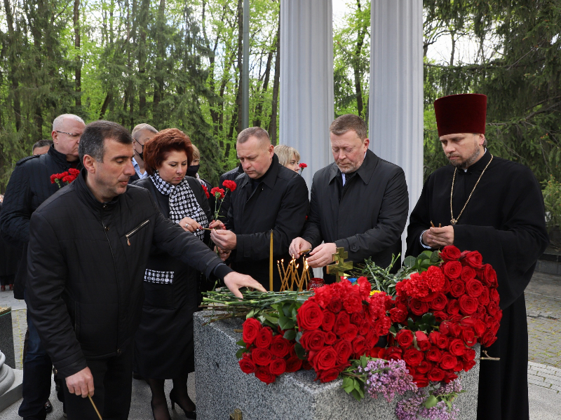 На Меморіалі Слави вшанували пам'ять героїв-визволителів