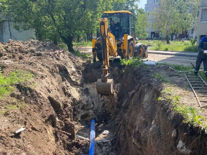 Харківводоканал ремонтує трубопроводи