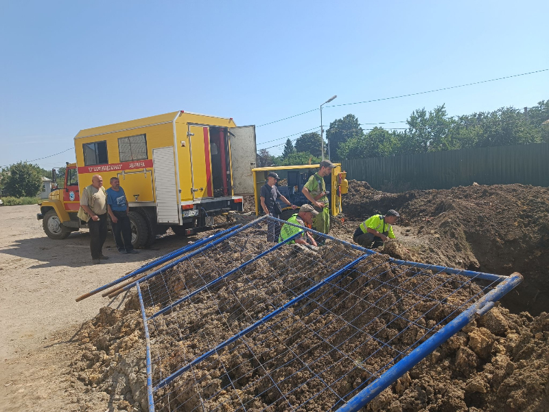 У Новобаварському районі завершують ремонт трубопроводу