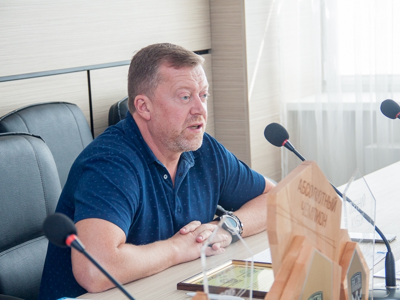 Віталій Панов нагородив кращих спортсменів підприємства