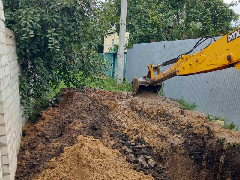 В Індустріальному районі оперативно ремонтують водопровідні мережі