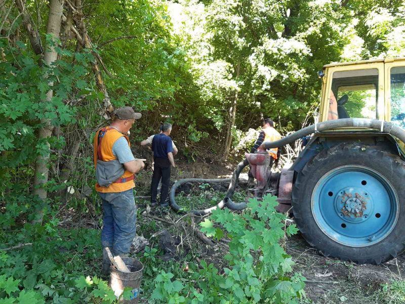 У Шевченківському районі оперативно відновлюють пошкоджені водоводи