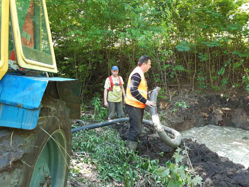 У Шевченківському районі оперативно відновлюють пошкоджені водоводи