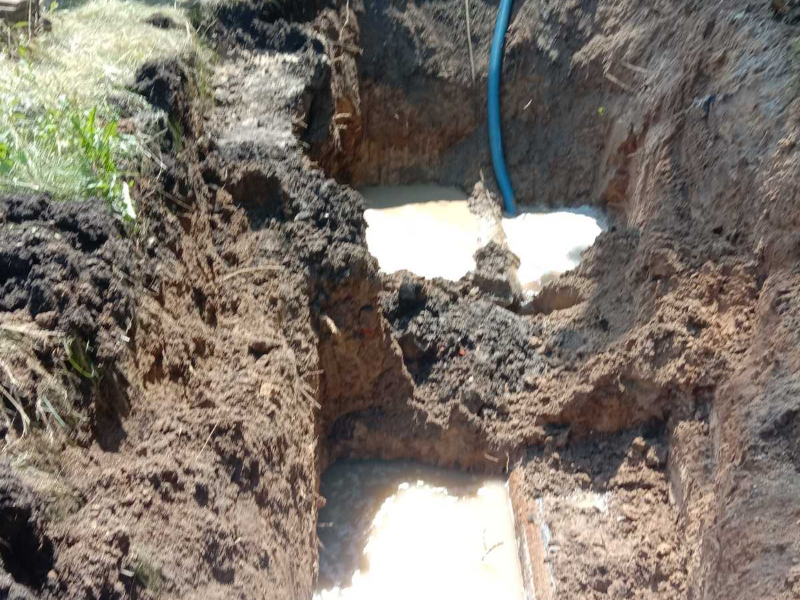 На Харківському шосе ремонтують обстріляний водовід