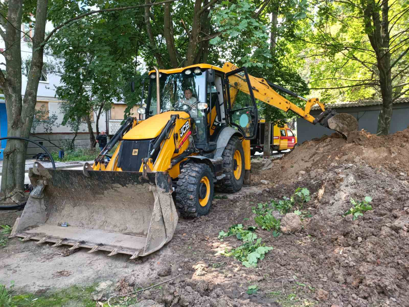 На Північній Салтівці відновлюють подачу води