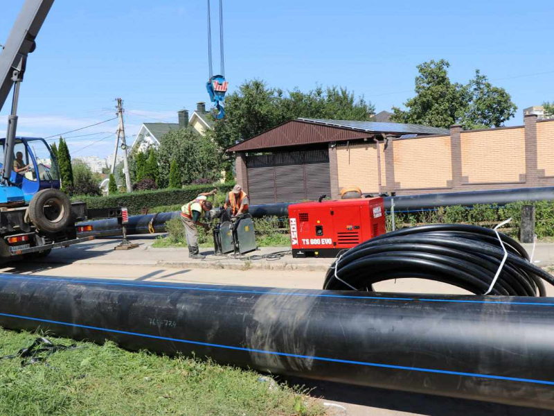 У Шевченківському районі перекладають водовід