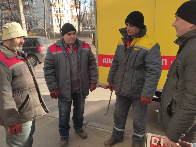 В Індустріальному районі системно проводять заміну внутрішньобудинкових комунікацій