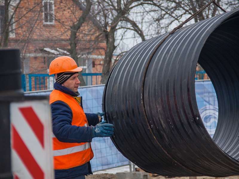 Несанкціоновані скидання в стічні води є однією з причин руйнування каналізаційних колекторів