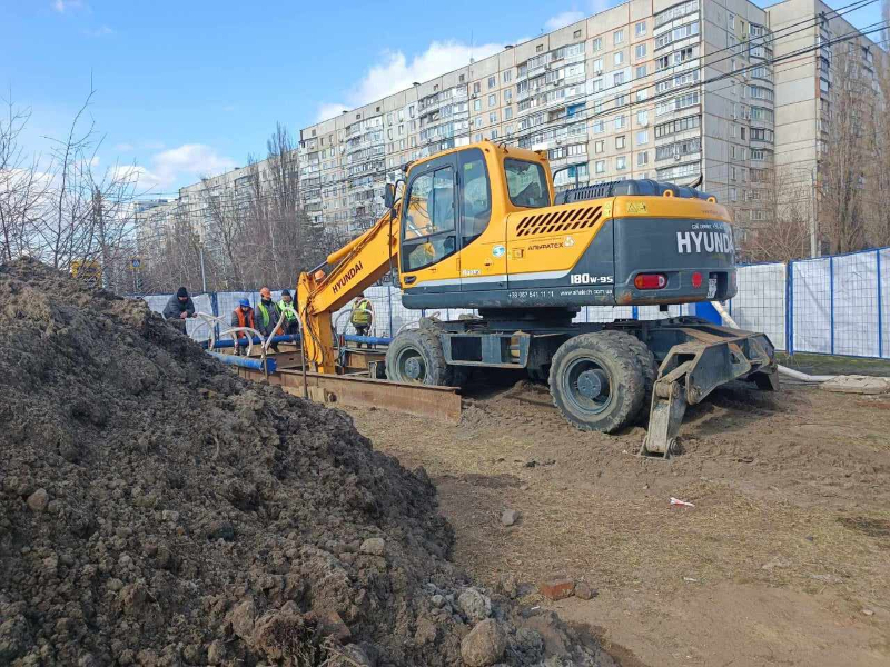 У Київському районі відновлюють колектор