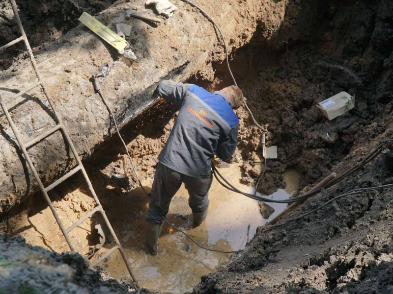 Аварійники КП «Харківводоканал» масштабно відновлюють трубопроводи
