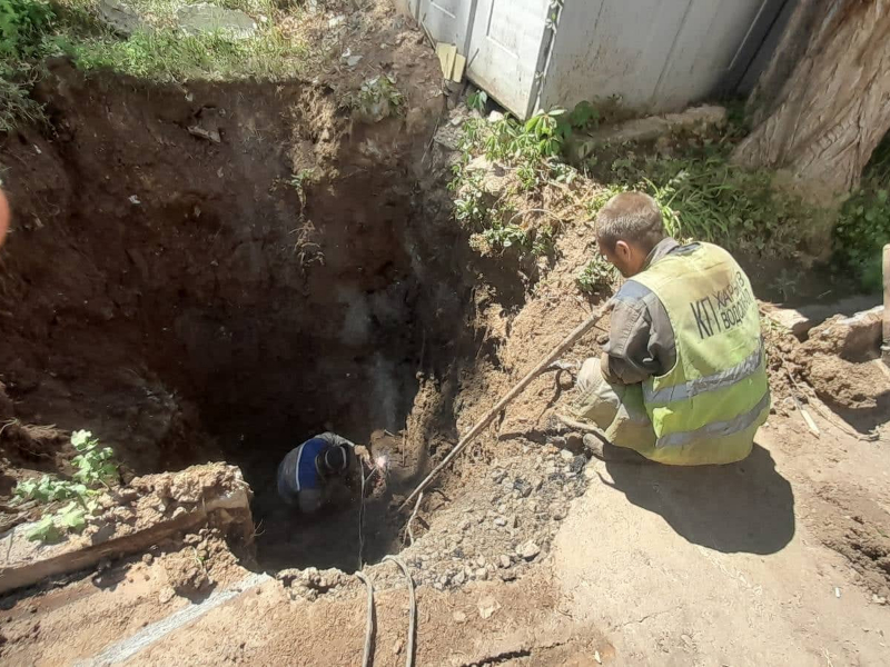 У Харкові масштабно відновлюють трубопроводи холодної води