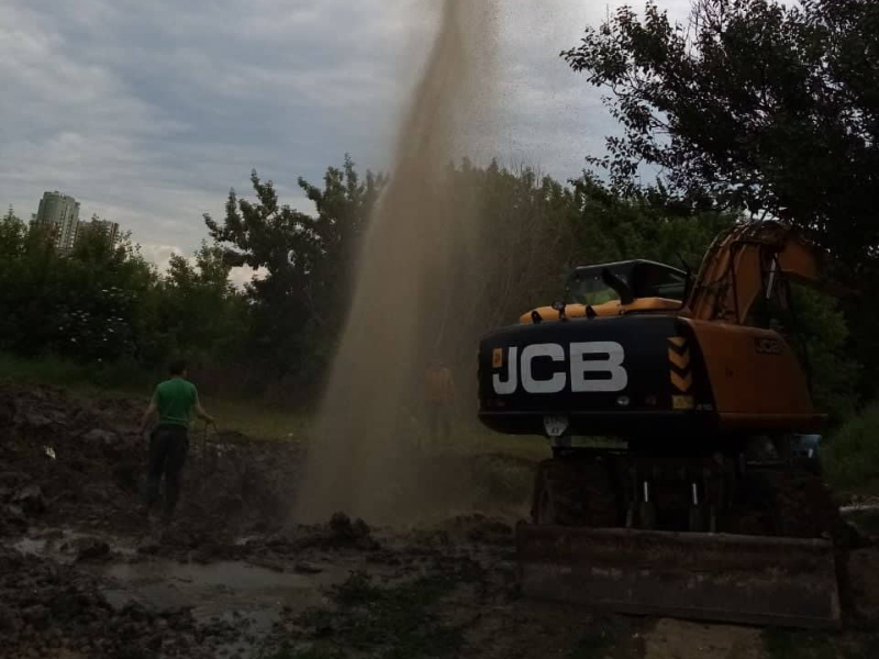 У Шевченківському районі відновлюють магістральні водоводи