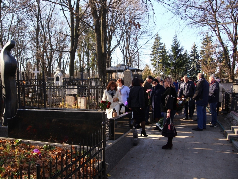 У Харкові поклали квіти до могили Валерія Петросова