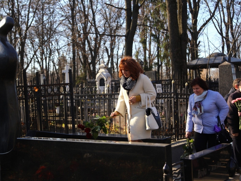 У Харкові поклали квіти до могили Валерія Петросова