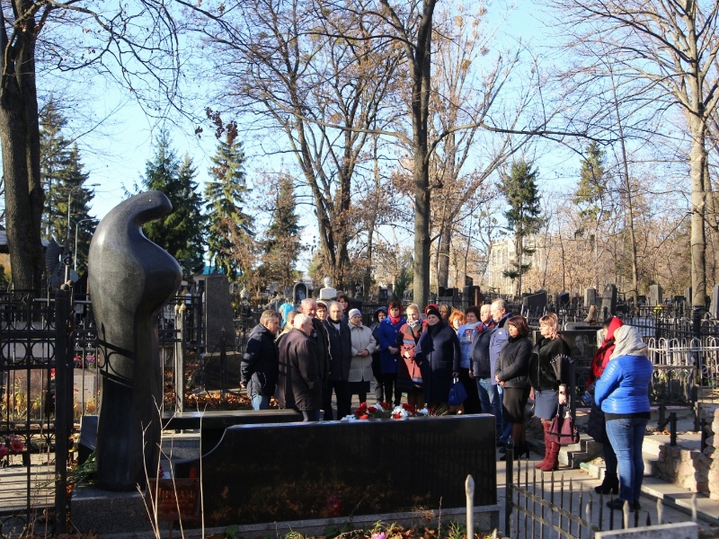У Харкові поклали квіти до могили Валерія Петросова