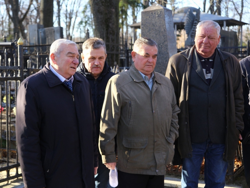У Харкові поклали квіти до могили Валерія Петросова