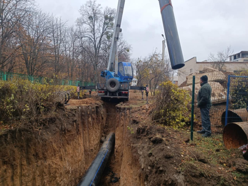 У Шевченківському районі змінюють водовід