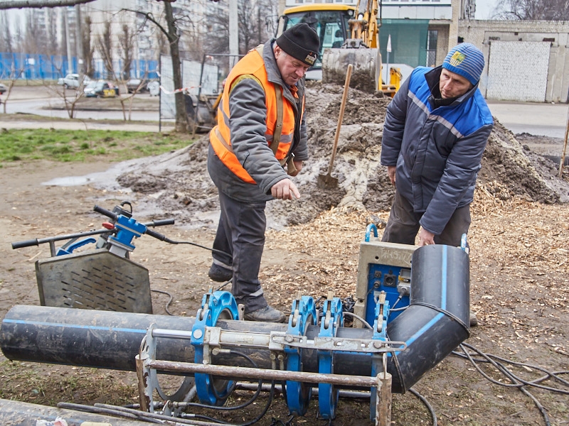 На вулиці Клочківській міняють трубопровід