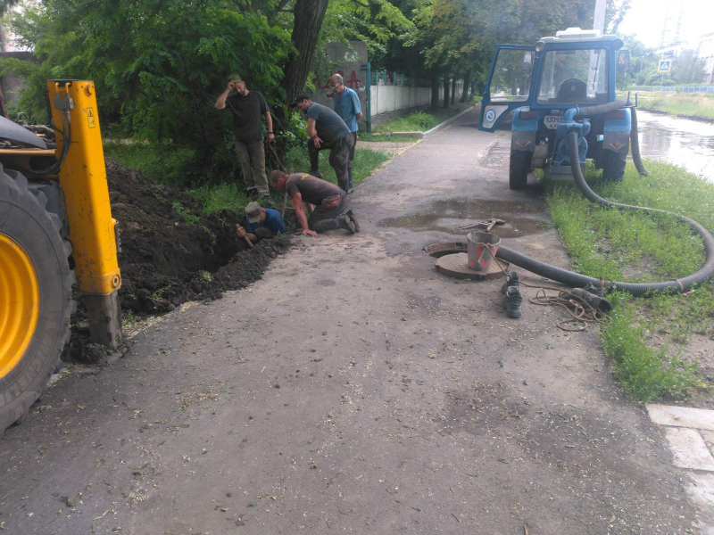 Харківводоканал відновлює трубопроводи та готує об'єкти до роботи в зимовий час