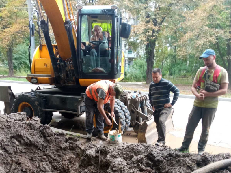У Шевченківському районі триває масштабний ремонт водоводів