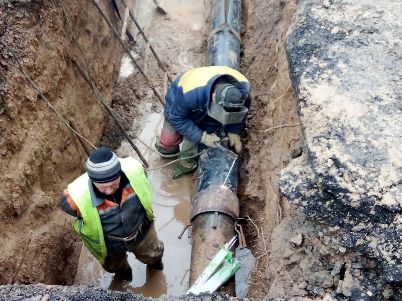 Ремонтники КП «Харківводоканал» усувають 13 позаштатних ситуацій на водоводах