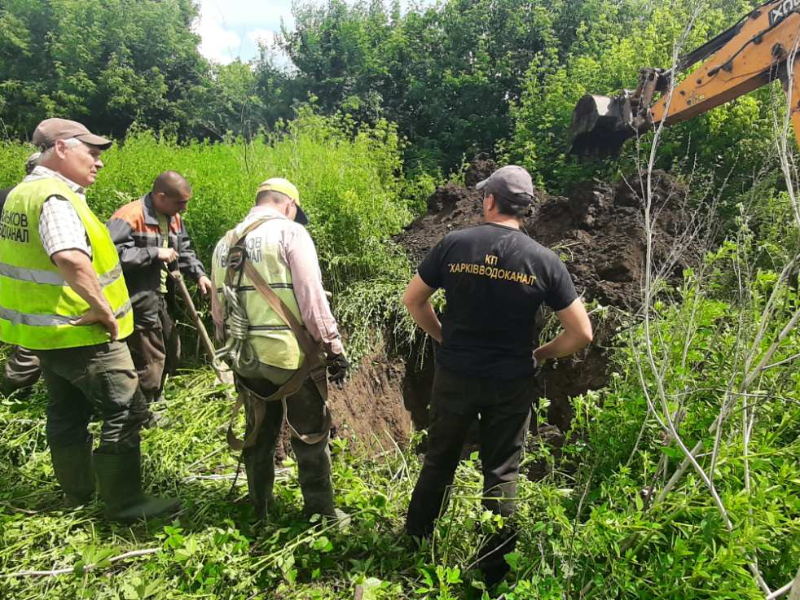 У Харкові оперативно ліквідують пошкодження на трубопроводах