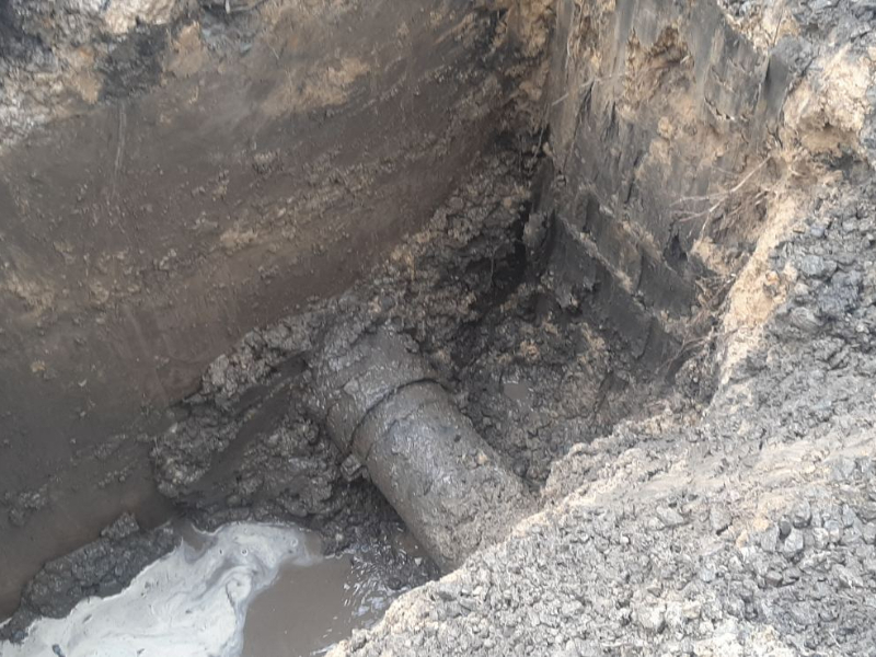 В Індустріальному районі ліквідували складні аварії на водоводі