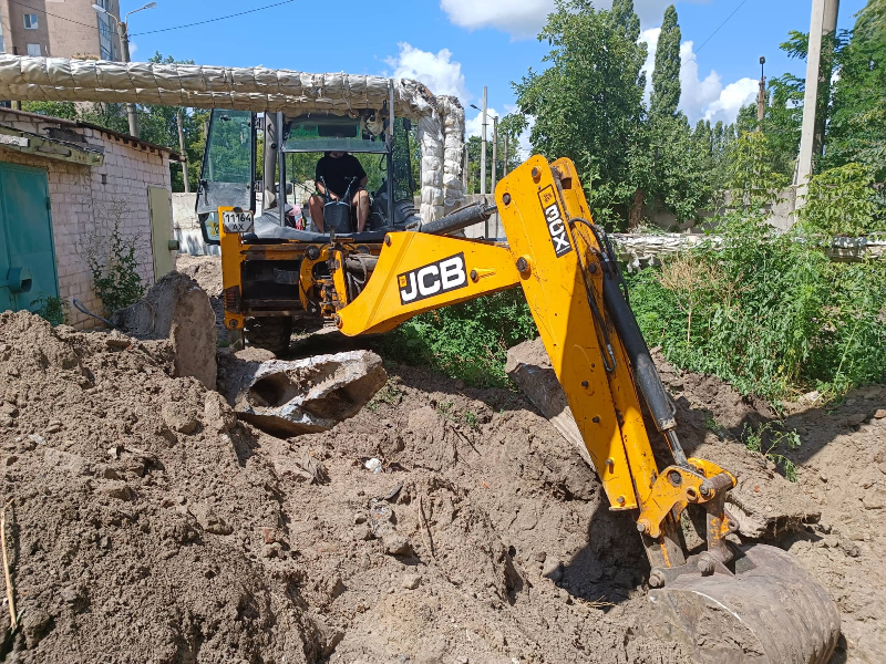 У Новобаварському районі перекладають мережі холодного водопостачання