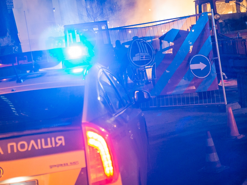 Комунальні підприємства міста в цілодобовому режимі усувають аварію на тепломережі по вулиці Шатилівській