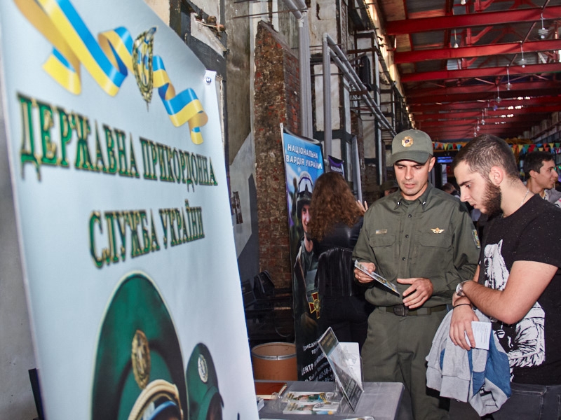 На ярмарку працевлаштування фахівці КП «Харківводоканал» розповіли про існуючі вакансії 