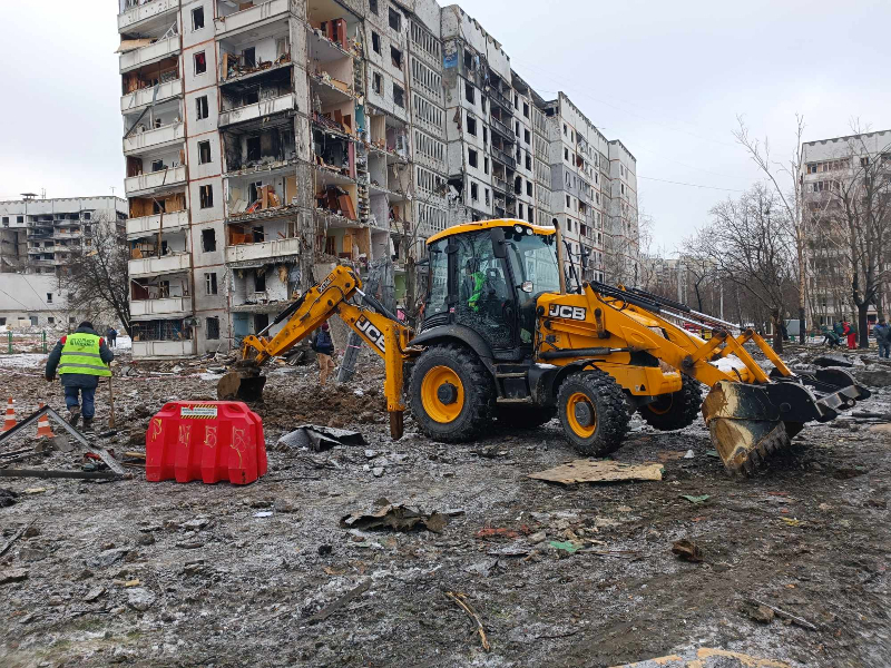 У Київському районі відновлюють пошкоджені ракетною атакою мережі