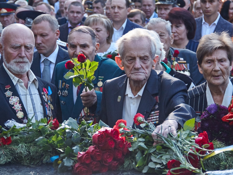 На Меморіалі Слави вшанували пам'ять визволителів Харкова