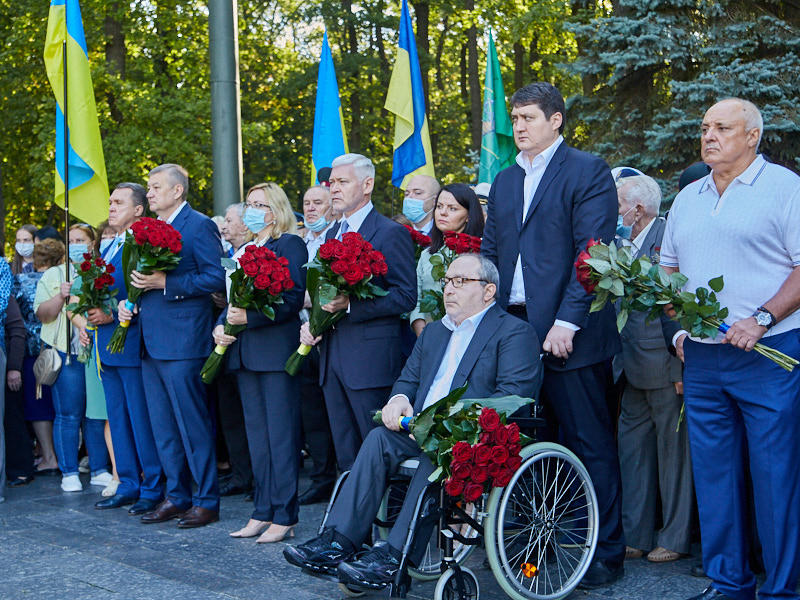 На честь Дня визволення Харкова на Меморіалі Слави поклали квіти