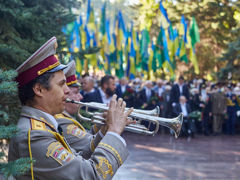 На честь Дня визволення Харкова на Меморіалі Слави поклали квіти