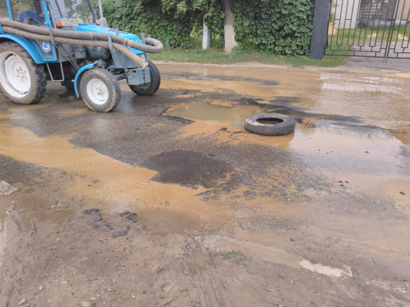 У Новобаварському районі оперативно відновлюють подачу води