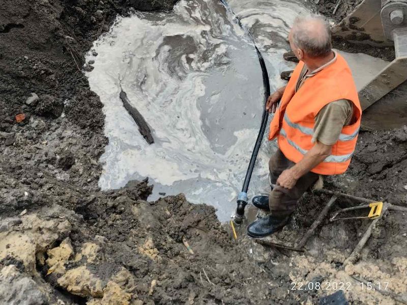 У Новобаварському районі оперативно відновлюють подачу води