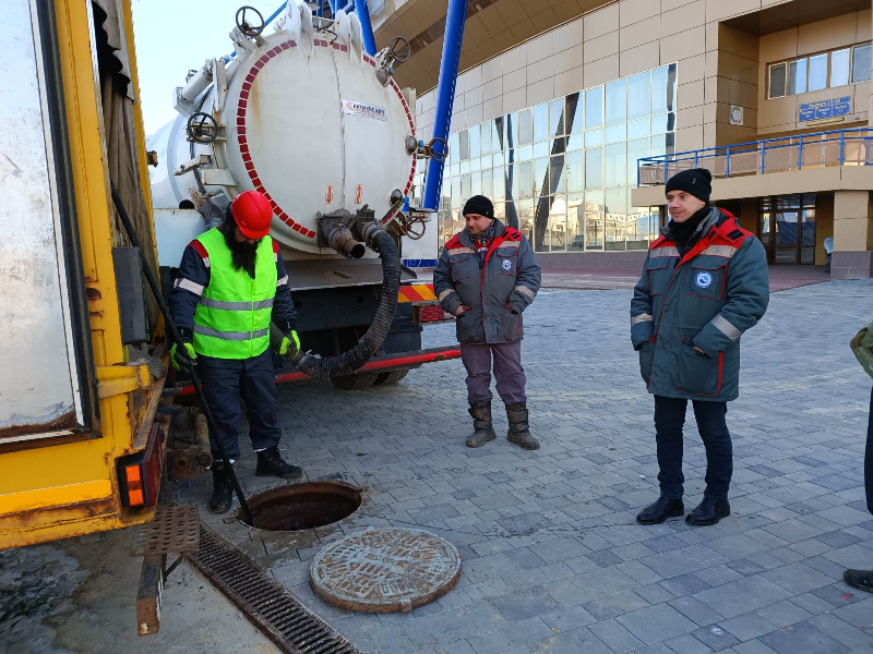 Бригади КП «Харківводоканал» відновили каналізаційний колектор у Слобідському районі