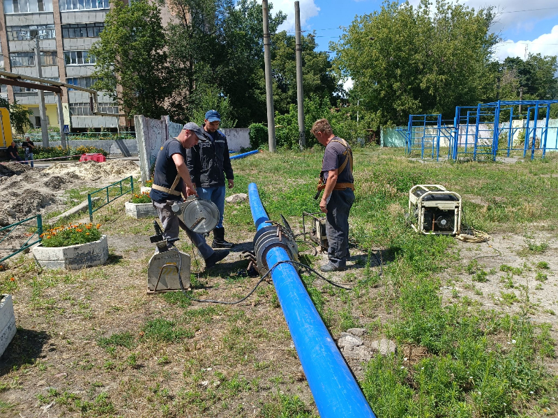 Ремонтники Харківводоканалу відновлюють 13 позаштатних ситуацій на водоводах
