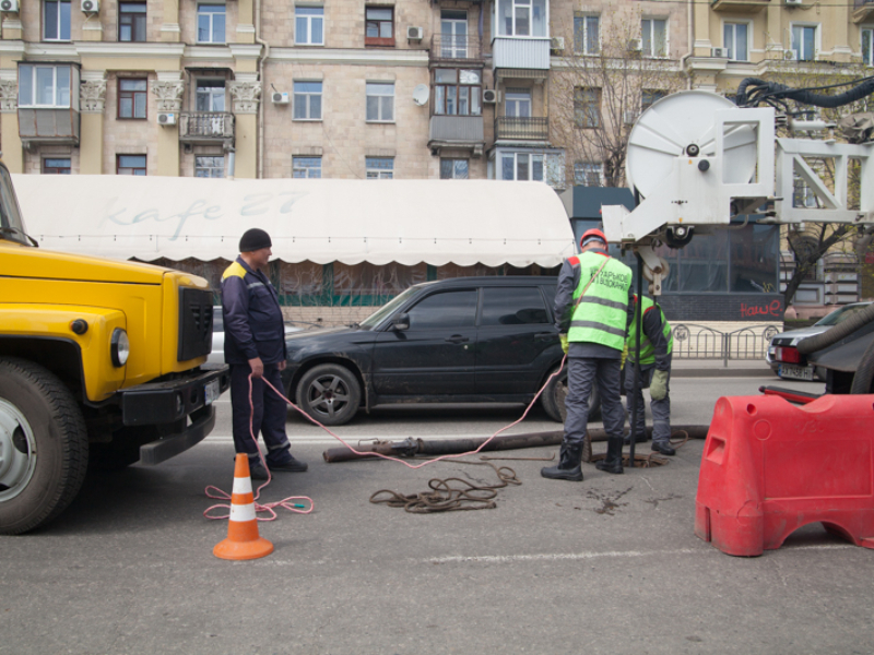 На КП «Харківводоканал» застосовуються сучасні методи для прочищення мереж водовідведення